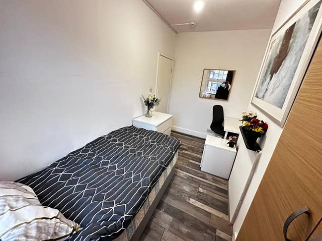 4 Single Rooms Close to the Station Main Photo