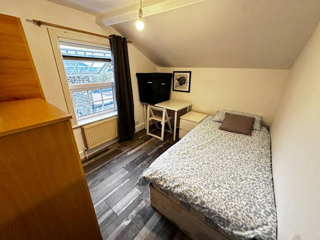 1  Single Room Close to the Station Main Photo