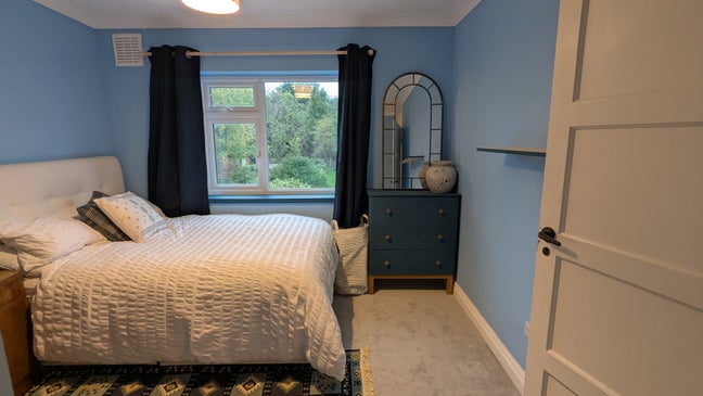 Double room for rent , near train station  Main Photo
