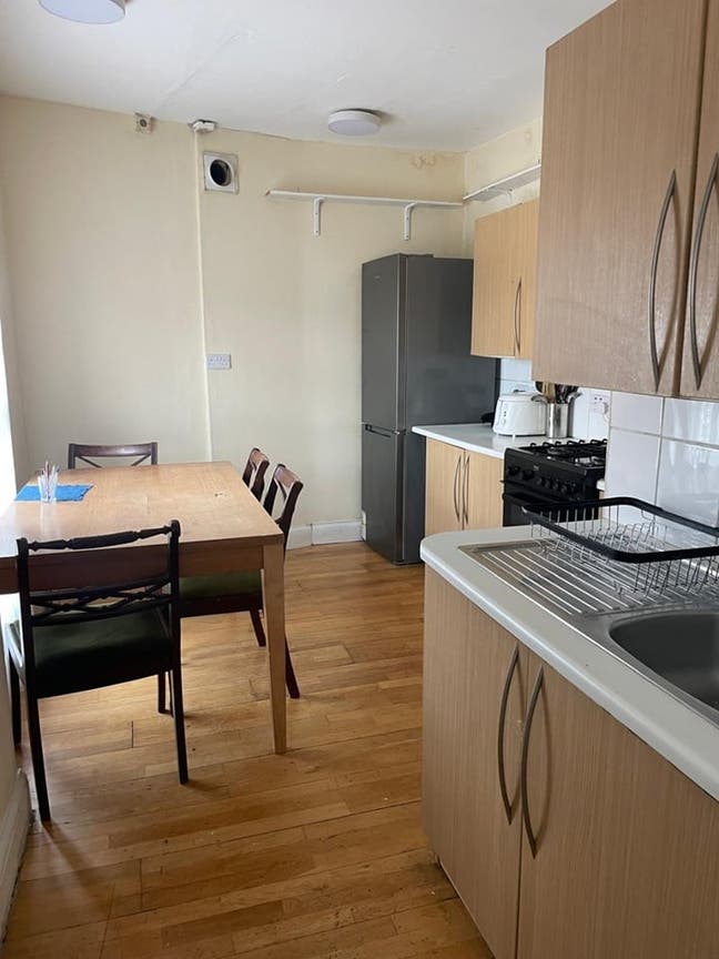 Low cost rooms in Enfield EN3 Main Photo
