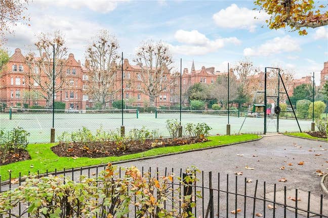 Room to Rent – West Kensington / Barons Court (£1, Main Photo