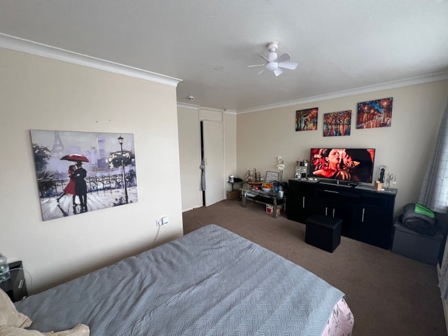 2xDouble & 1xsize rooms at £700, £675 & £500 Main Photo