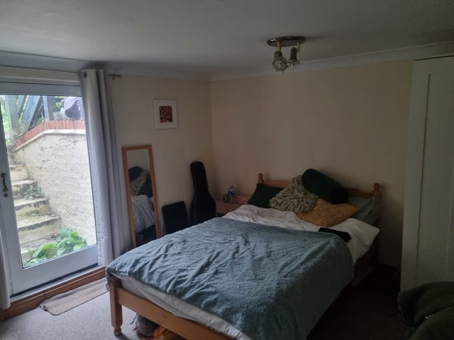 Large Double Room in great central location  Main Photo