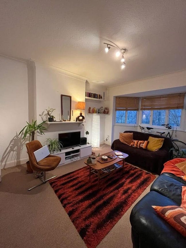 Cosy room minutes from Streatham Hill High St Main Photo