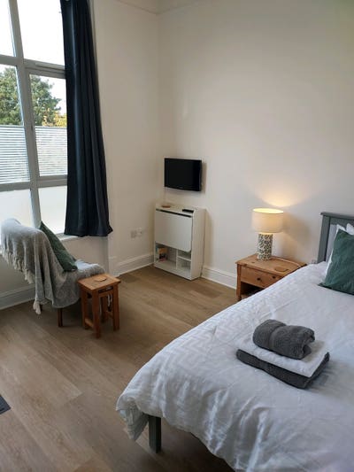 Serviced studio apartment  Main Photo