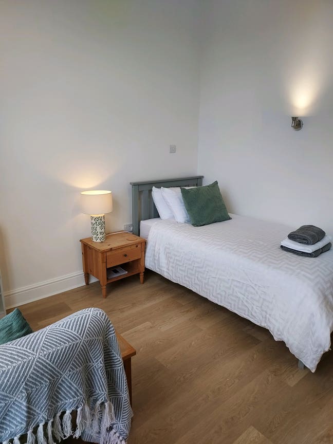 Serviced studio apartment  Main Photo