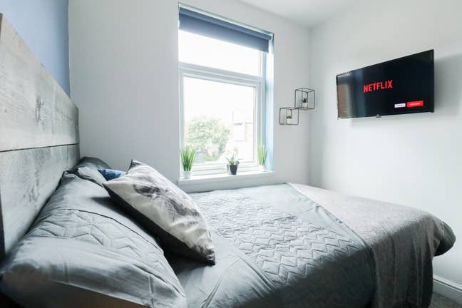 Double Room with Jack and Jill Bathroom  Main Photo