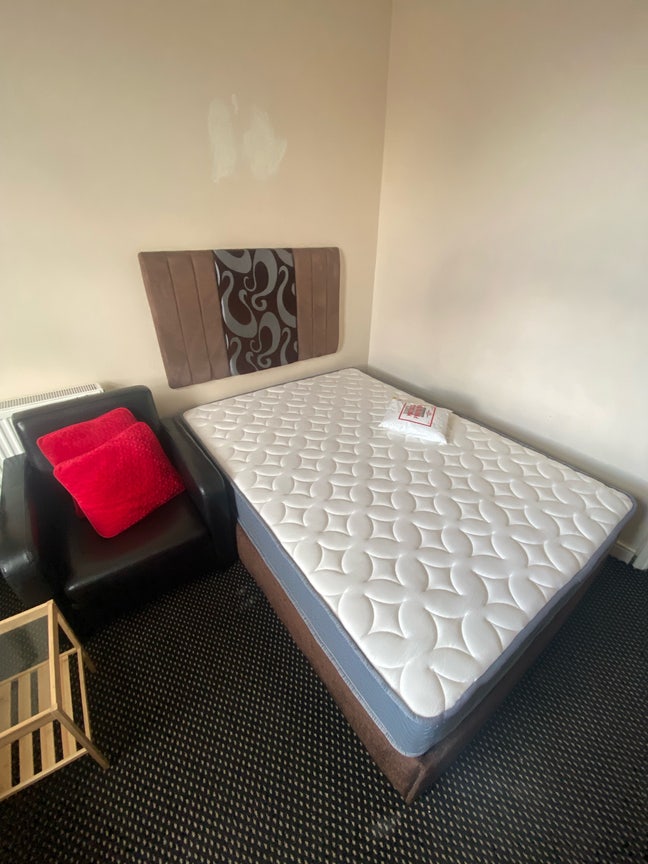  Compact  studio flat Main Photo