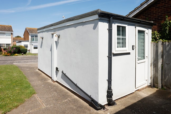 Self contained studio  Main Photo