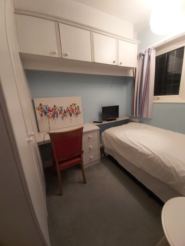 Small bedroom and office in luxury home  Main Photo