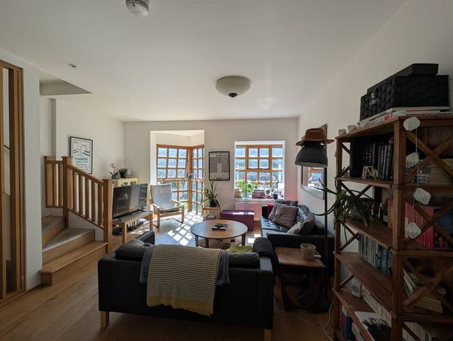 Ground level double room in Swedish style home Main Photo