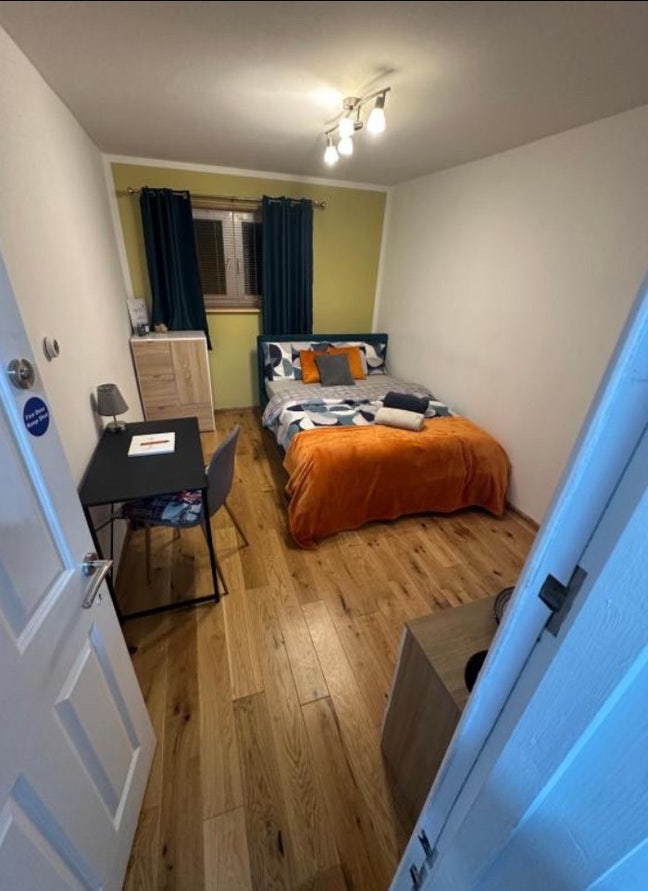 En-Suite Room for Rent | Bretton PE3  Main Photo