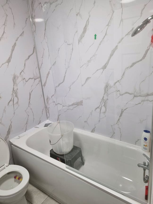 One large double bedroom for female only Main Photo