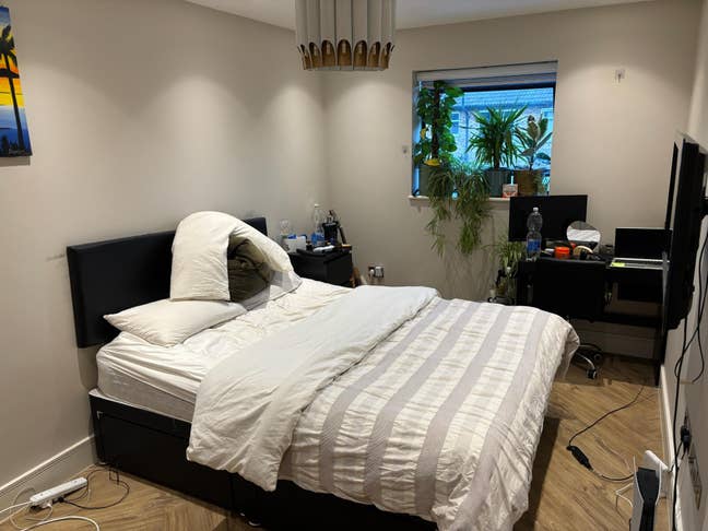 Double Room Available Forest Gate Main Photo