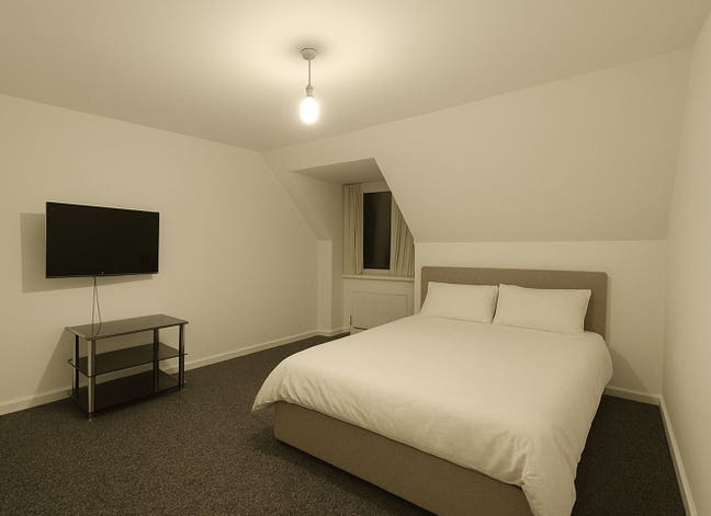 Very large loft room  alone on second floor  Main Photo