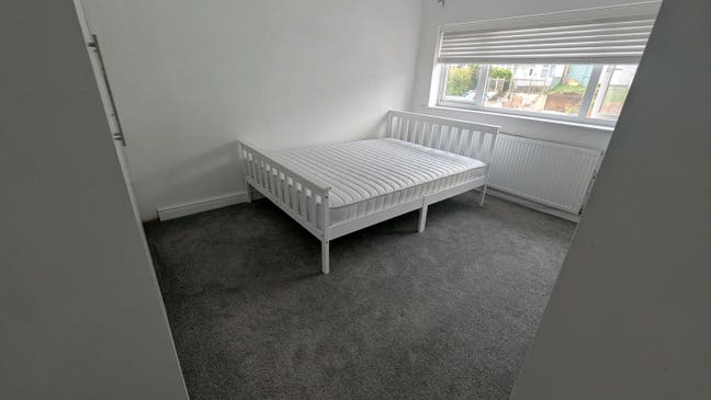 Newly Refurbished Double Room in Tilehurst Main Photo