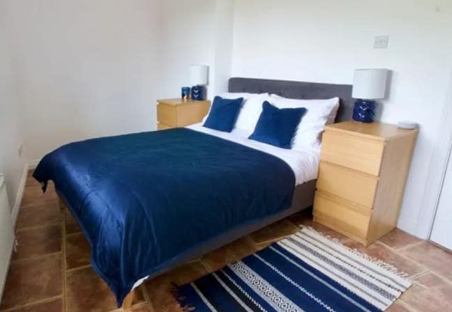 Cozy spacious By Station Main Photo
