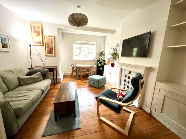 2 bed flat in Clapham South Main Photo