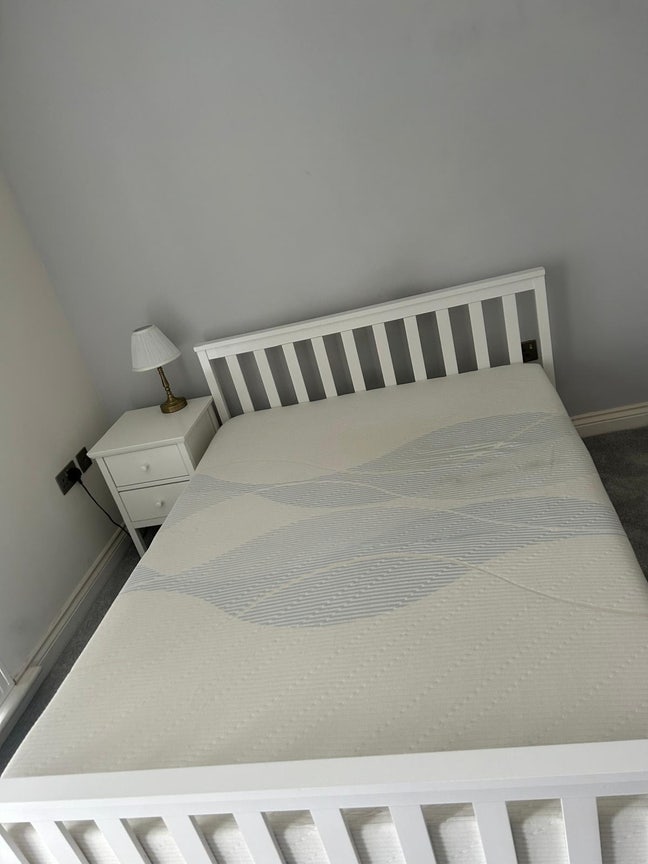 Very large double room in great location  Main Photo