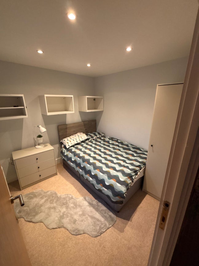 Single room to rent Main Photo