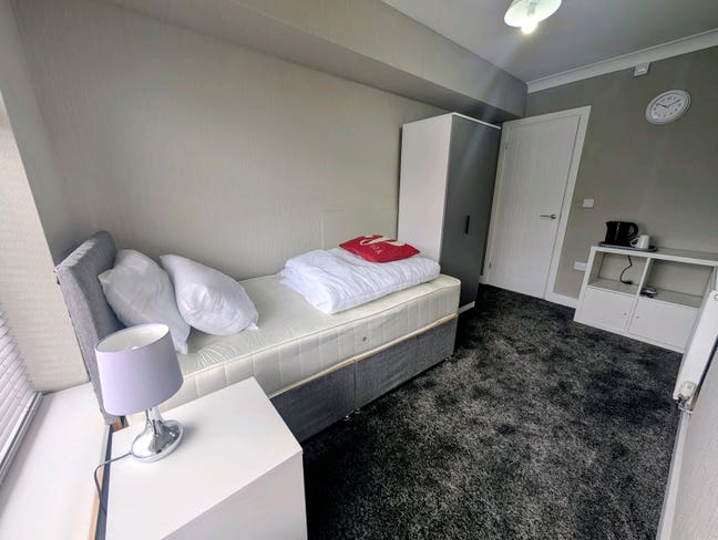 Modern Rooms Close To Furness General Hospital  Main Photo