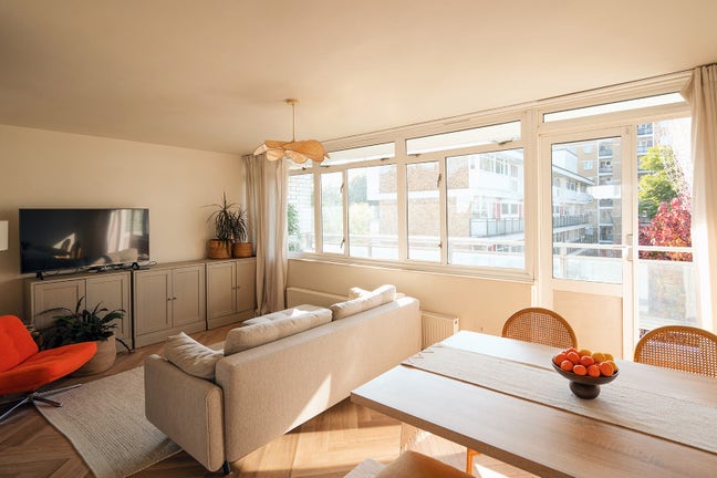 3 Bed Maisonette, Claverton Street, SW1V  Main Photo