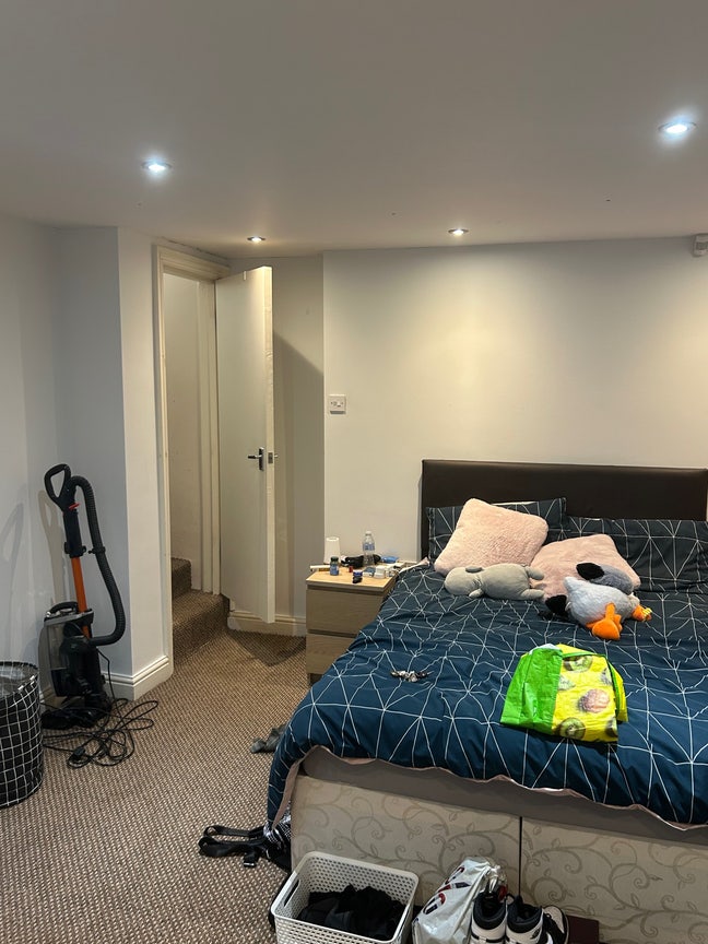Room available  Main Photo