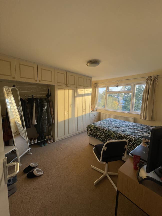 2 Double Bedrooms available to rent Main Photo