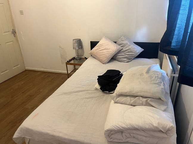X1 Spacious Double Room in Cosy Flat for Female Main Photo
