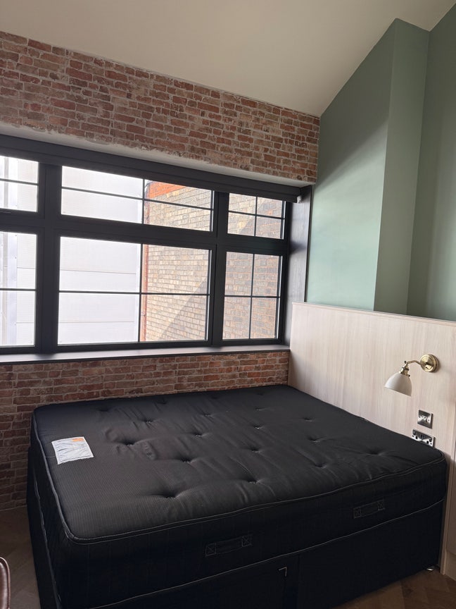 Student Tenancy Takeover (immediate move-in.) Main Photo