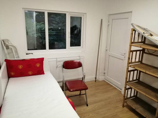 Studio Flat, Alderney Gardens, UB5 Main Photo