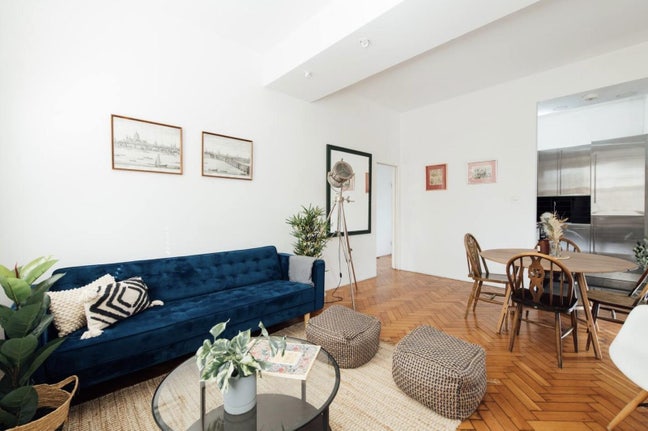 Amazing 2-bed flat Main Photo