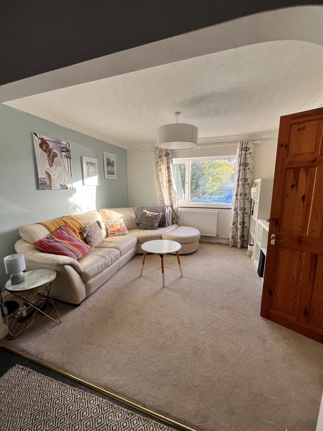 Furnished Double Room with parking and garden Main Photo