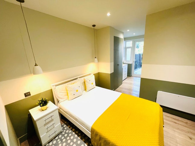 🛏️ 2 Ensuite Rooms to Let in Mitcham  Main Photo
