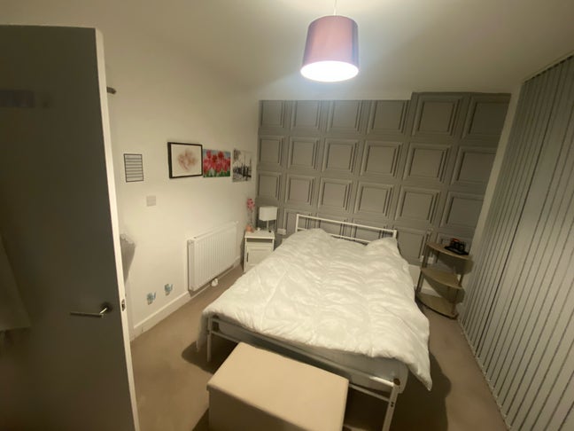 Double Room with Balcony Near to Battersea power  Main Photo
