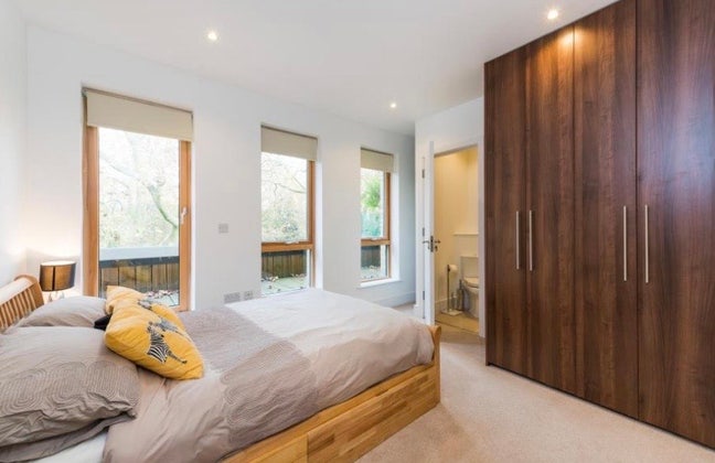 Ensuite room with terrace 1350; big modern duplex Main Photo