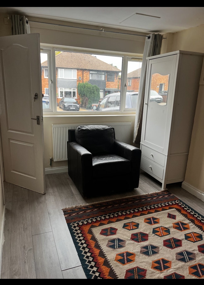 Furnished,ensuit,shared house in peaceful area  Main Photo