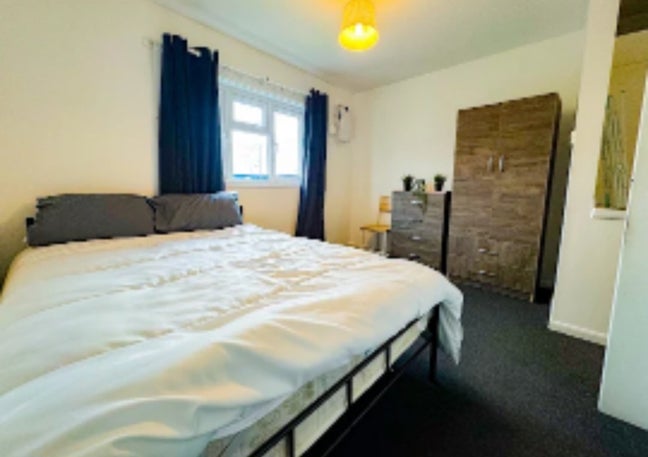 London City Airport Double Room available now! Main Photo