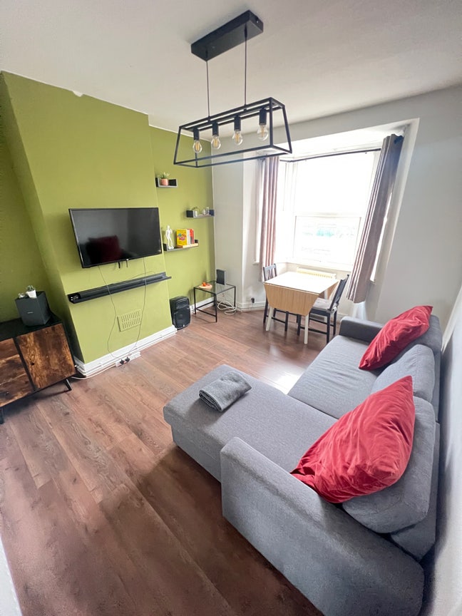 Cozy 1 Bedroom Flat 🏠  Main Photo