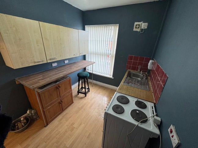 Shared room available  Main Photo