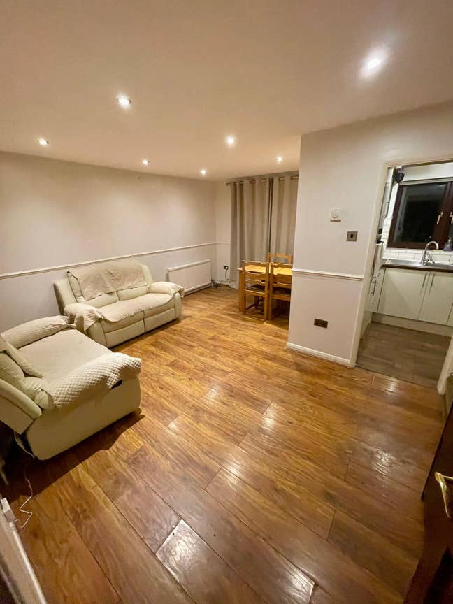 Spacious 2 bed House in Beckton Ready  Main Photo