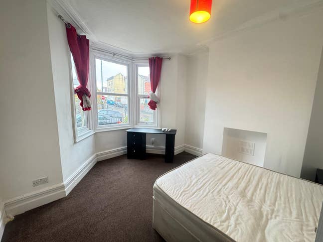 Double Rooms to Rent in Fishponds Road  Main Photo