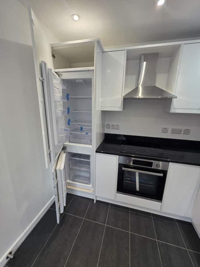 Tastefully Furnished 4 Bedroom Shared House Main Photo