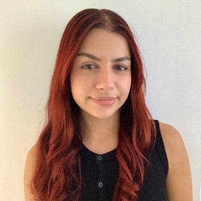 Hi, I am 25, Greek Cypriot, and I will be mov... Main Photo