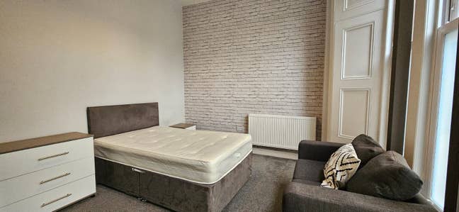 1 Double Room Near Lark Lane! - Ready 28/10/2025! Main Photo