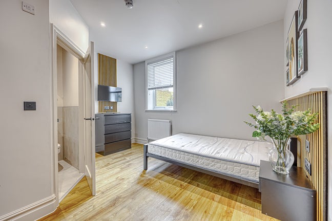  Luxury Double Room with Ensuite - Heygate Main Photo
