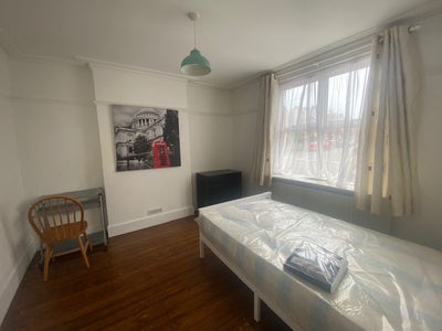Room in lovely house share *All bills included* Main Photo