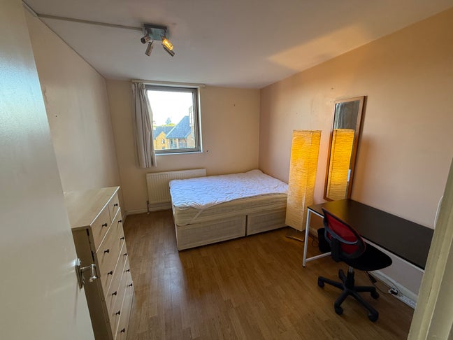 Large room in Wapping, Tower Hill, Katherine’s dks Main Photo