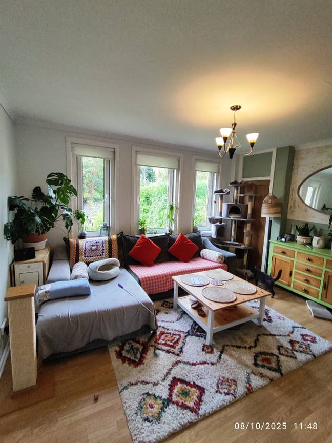 Private double room in central Edinburgh Main Photo