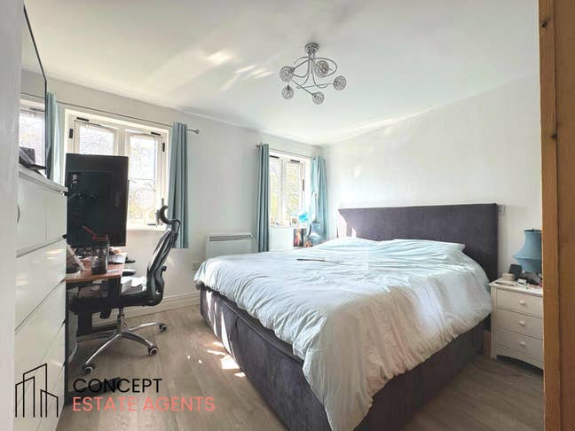 2 bed apartment on Colborne Court, SW19 Main Photo
